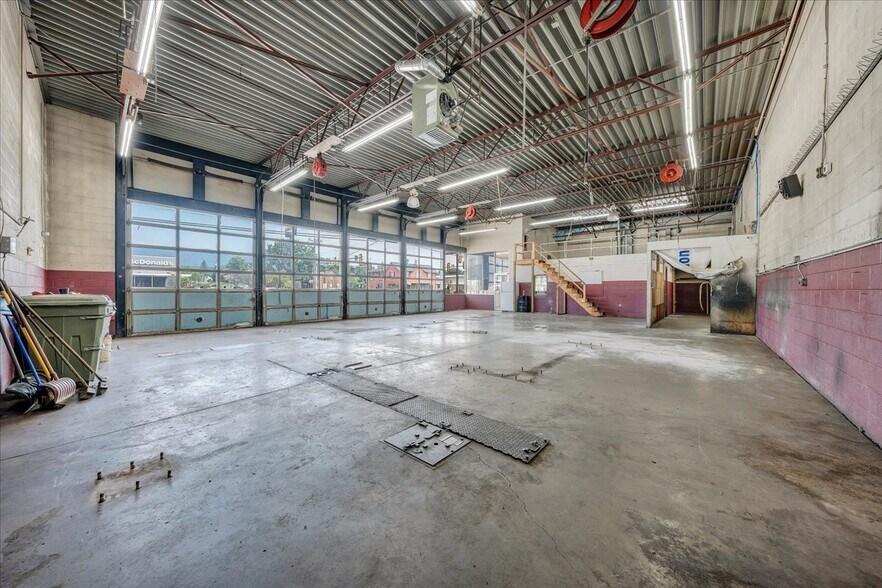 More Photos Of 1202 W Main St, Salem Auto Repair For Sale