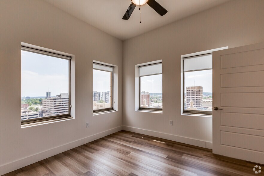More Photos Of 403 S Cheyenne Ave, Tulsa Apartments For Lease