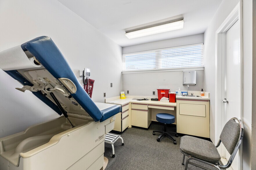 More Photos Of 123 Dunhams Corner Rd, East Brunswick Medical For Sale