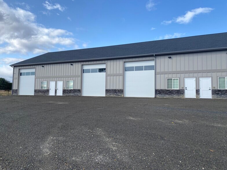 More Photos Of 9603 Tieton Dr, Yakima Distribution For Lease