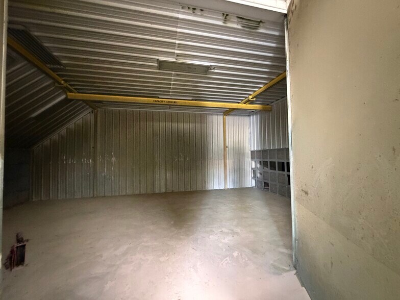 More Photos Of 105 Sunset Acres Ct, Granbury Industrial For Lease