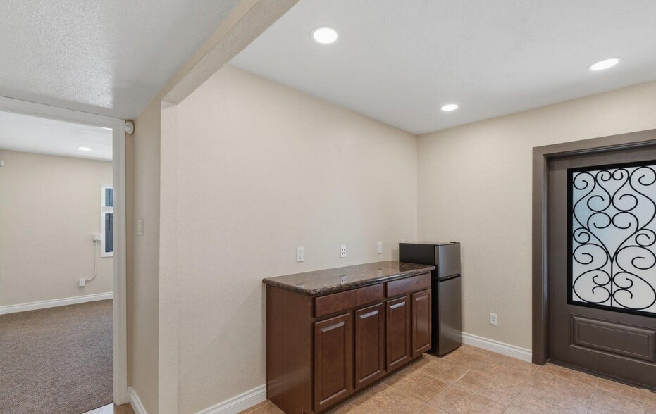 More Photos Of 3307 E Thunderbird Rd, Phoenix Office For Sale