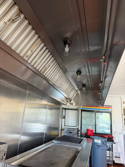 More Photos Of 10817-10829 Venice Blvd, Los Angeles General Retail For Lease