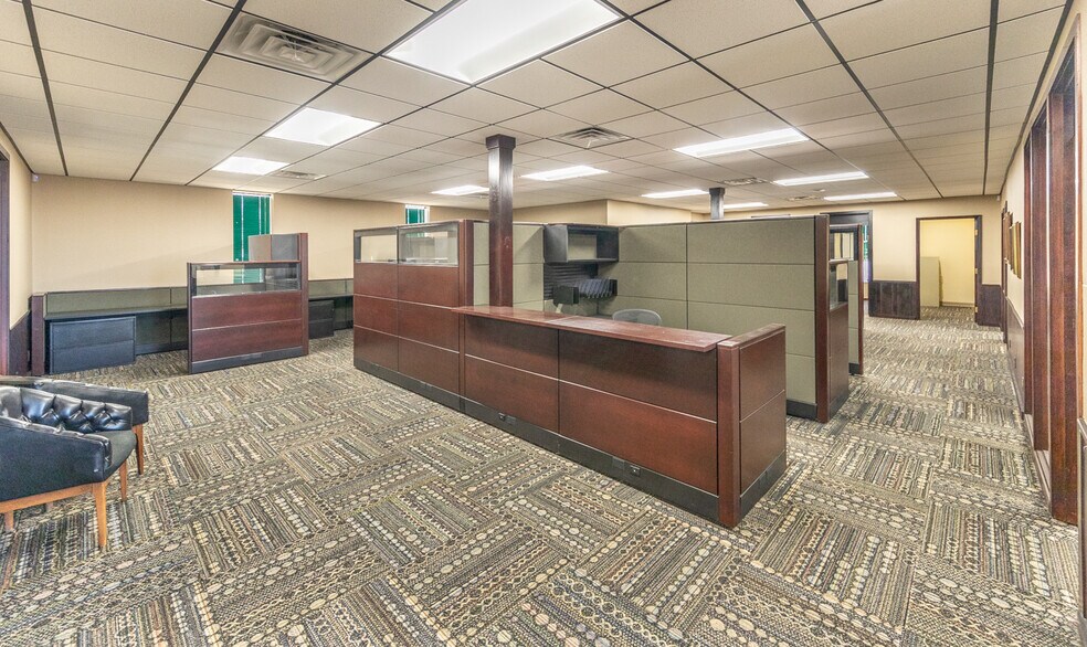 More Photos Of 23 Briercroft Office Park, Lubbock Office For Lease