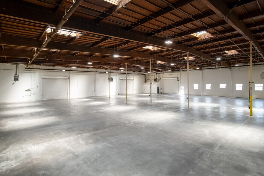 More Photos Of 900-940 Aladdin Ave, San Leandro Manufacturing For Sale