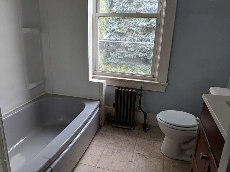 More Photos Of 153 Winchester St, Rochester Apartments For Sale