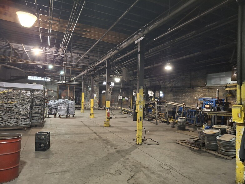 More Photos Of 610 W 81st St, Chicago Warehouse For Lease