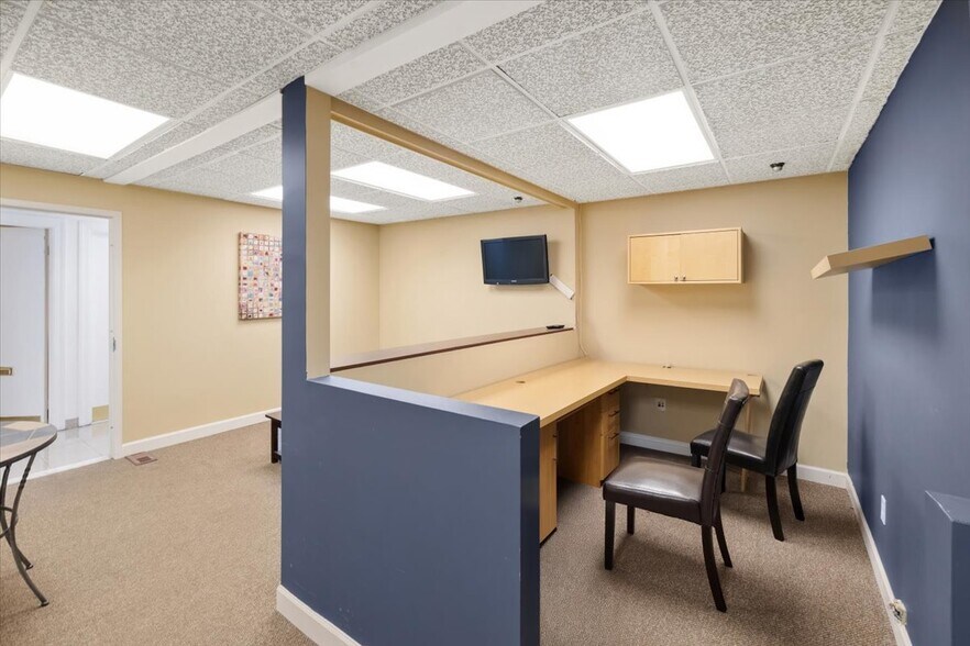 More Photos Of 24 Wyckoff Ave, Waldwick Medical For Lease