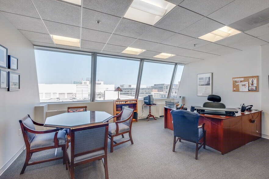 More Photos Of 1150 Connecticut Ave NW, Washington Office For Lease