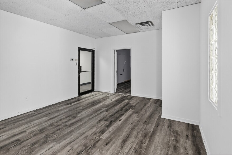 More Photos Of 650 Rue Graham-Bell, Québec Office For Sale