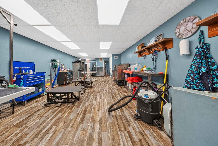 More Photos Of 848 W Johnson Dr, Terre Haute Storefront Retail Office For Sale
