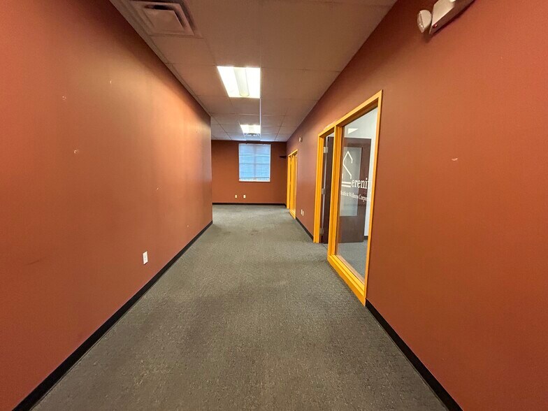 More Photos Of 7344 Pearl Rd, Middleburg Heights Office For Lease