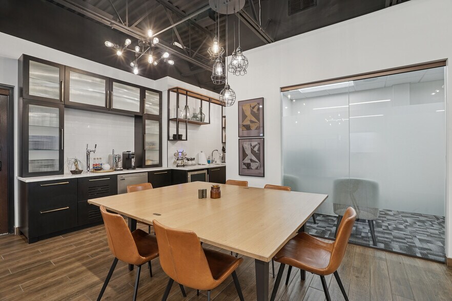 More Photos Of 11591 217th Ave NW, Elk River Office For Lease