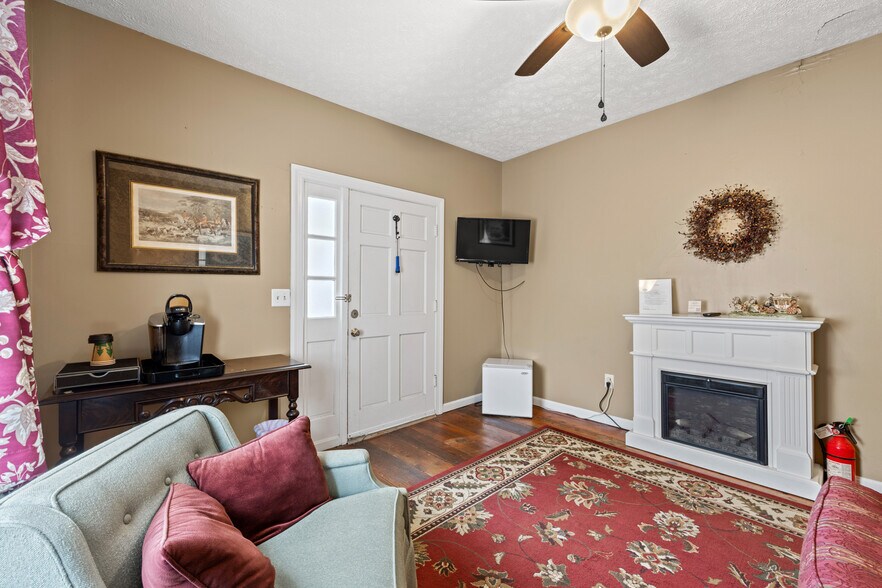 More Photos Of 146 Main St, Stanardsville Hospitality For Sale