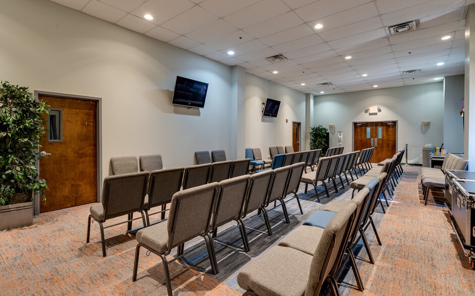 More Photos Of 3737 Stilesboro Rd NW, Kennesaw Flex For Sale