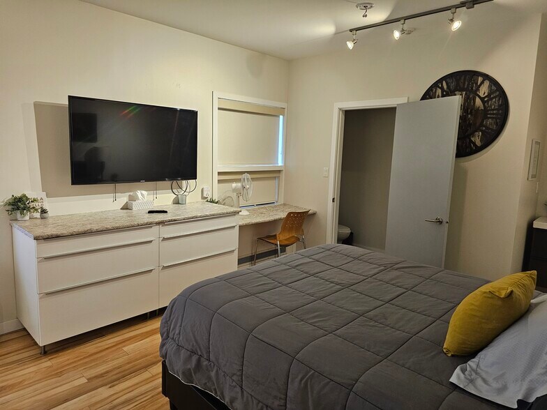 More Photos Of 3120 Braun St, Terrace Apartments For Lease