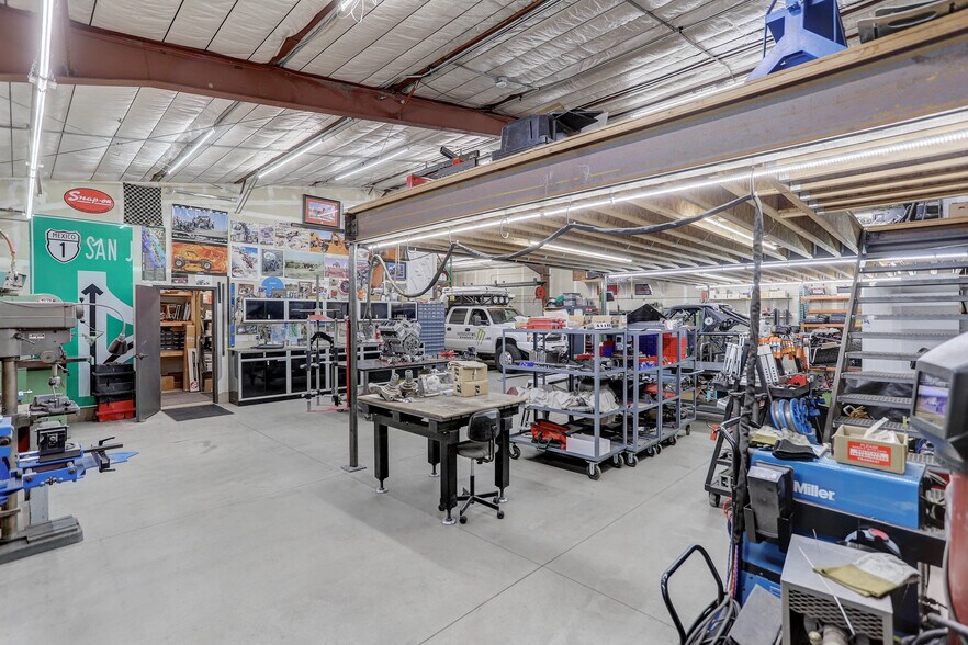 More Photos Of 920 W Mississippi Ave, Denver Warehouse For Sale