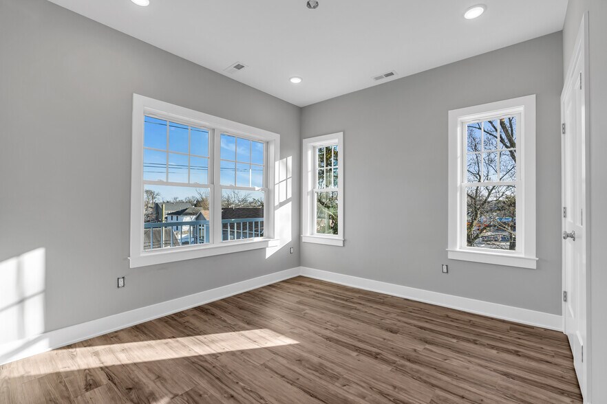 More Photos Of 33 Union Ave, Manasquan Apartments For Sale