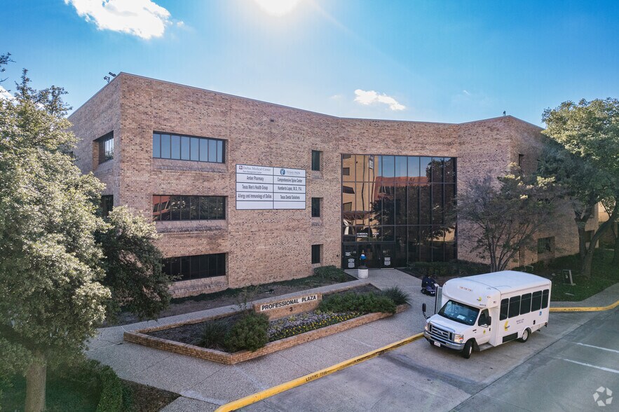 More Photos Of 10 Medical Pky, Farmers Branch Medical For Lease
