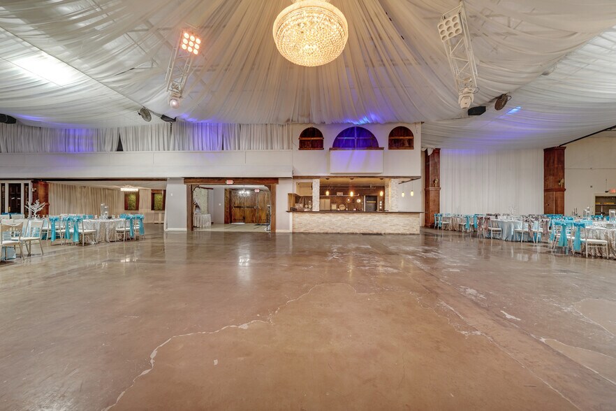 More Photos Of 8012 Endor, Houston Warehouse For Lease