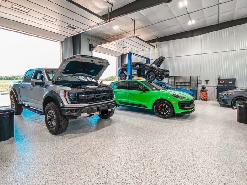 More Photos Of 663 Valerie Ave, Hudson Self Storage For Sale