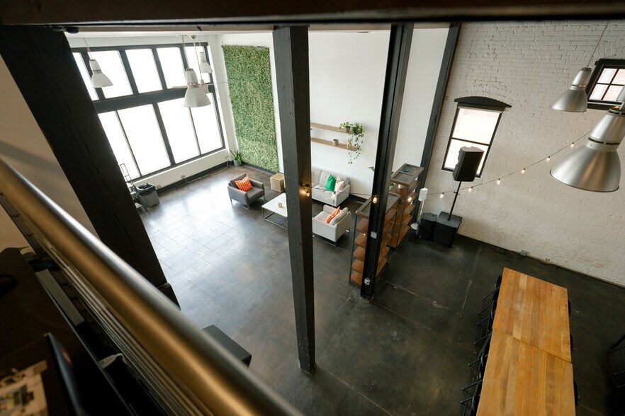 More Photos Of 1613 N Franklin St, Tampa General Retail For Lease