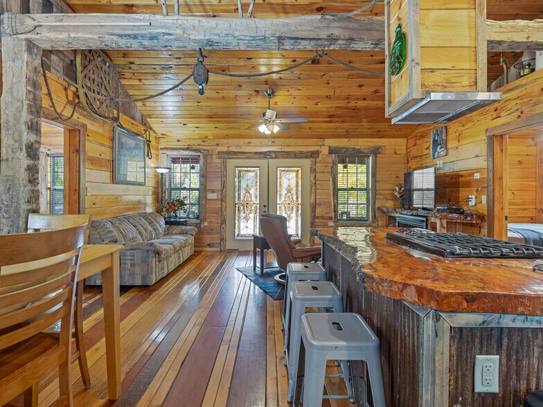 More Photos Of 1640-642 River Rd, Hot Springs Apartments For Sale