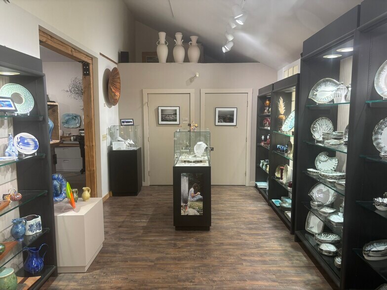 More Photos Of 727 Boothbay Rd, Edgecomb Light Distribution For Sale