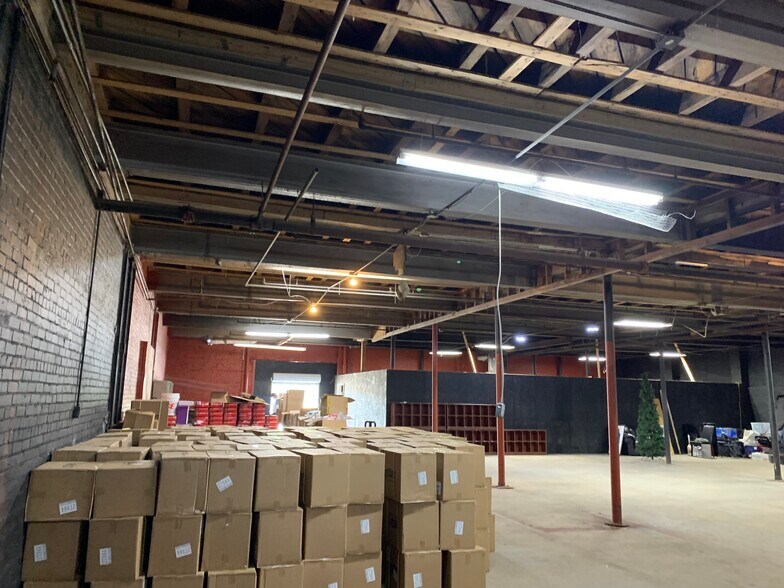 More Photos Of 208 W 2nd St, Siler City Manufacturing For Sale