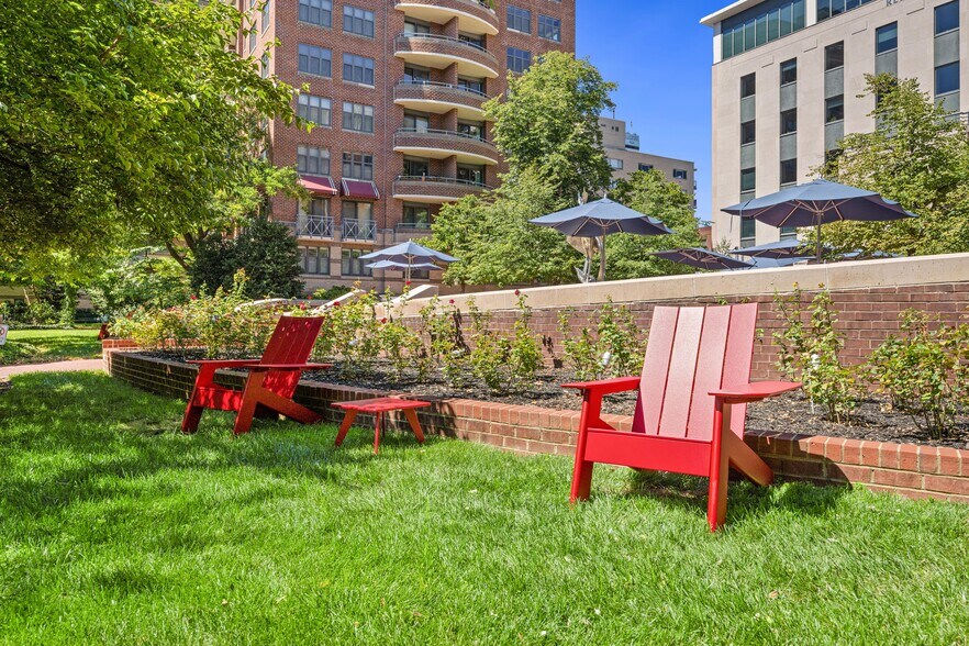 More Photos Of 1400 16th St NW, Washington Office For Lease