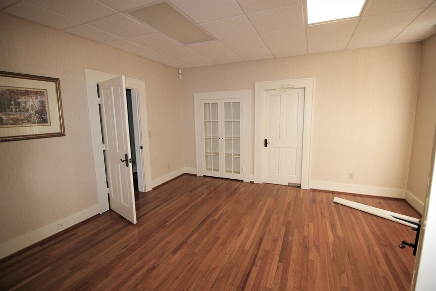 More Photos Of 950 3rd St, Natchitoches Office For Sale