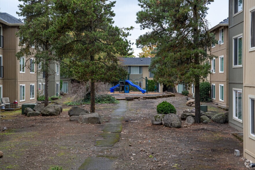 More Photos Of 17014-17062 NE Halsey St, Portland Apartments For Sale