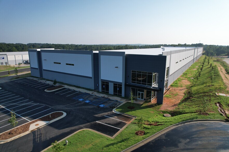 More Photos Of 1316 Steven B. Tanger Blvd, Commerce Distribution For Lease