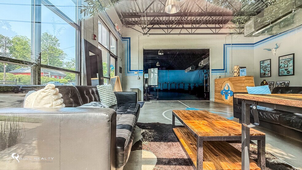 More Photos Of 1358 Glenwood Ave SE, Atlanta Freestanding For Sale