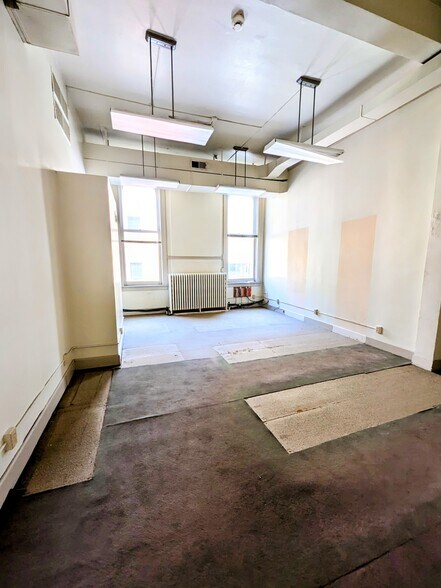 More Photos Of 301 Columbia St, Lafayette Office For Lease