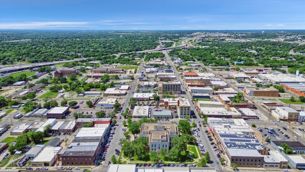 More Photos Of 115 S Travis St, Sherman General Retail For Sale