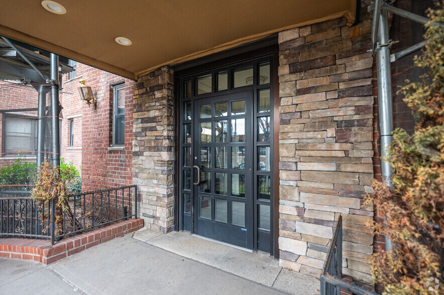 More Photos Of 92-40 Queens Blvd, Rego Park Apartments For Lease