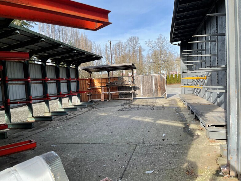 More Photos Of 1800 Richards Rd, Bellevue Warehouse For Sale