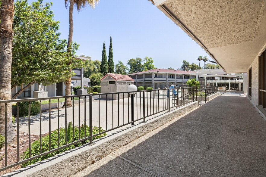 More Photos Of 2510 W Greenway Rd, Phoenix Hotel For Sale