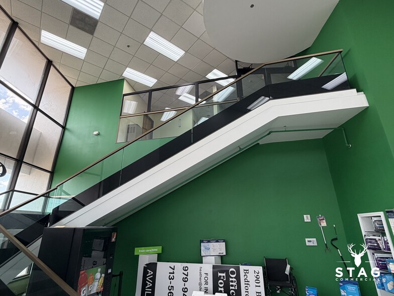 More Photos Of 2901 Brown Trl, Bedford Medical For Lease