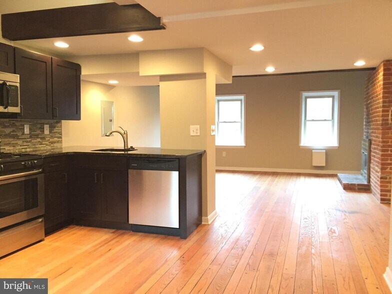 More Photos Of 747 S 2nd St, Philadelphia Apartments For Sale