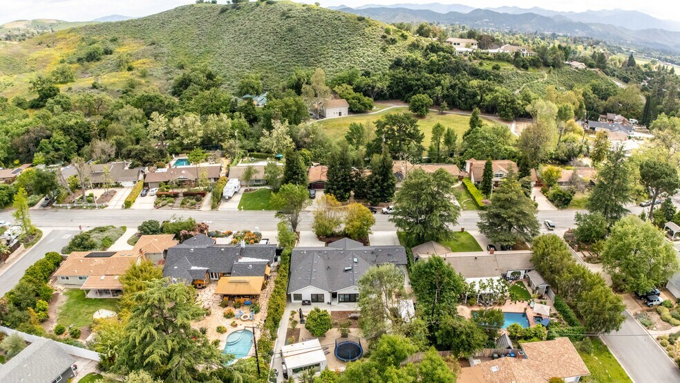 More Photos Of 1865 El Monte Dr, Thousand Oaks Apartments For Sale