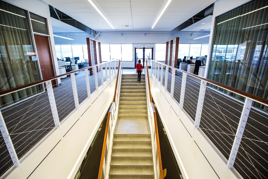 More Photos Of 3375 Koapaka St, Honolulu Flex For Lease