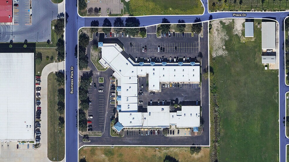 More Photos Of 909 Business Park Dr, Mission Office For Lease