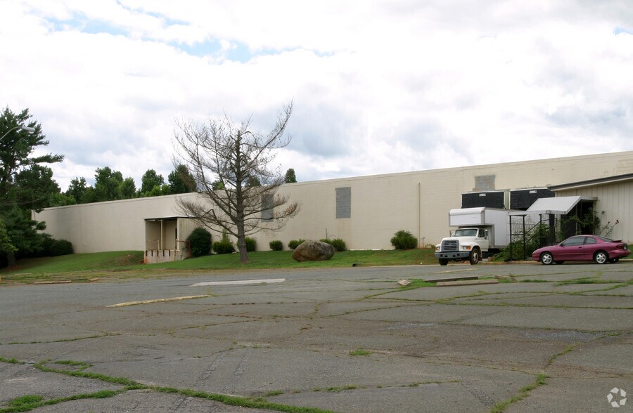 More Photos Of 1000 E Butler Ave, Liberty Manufacturing For Sale