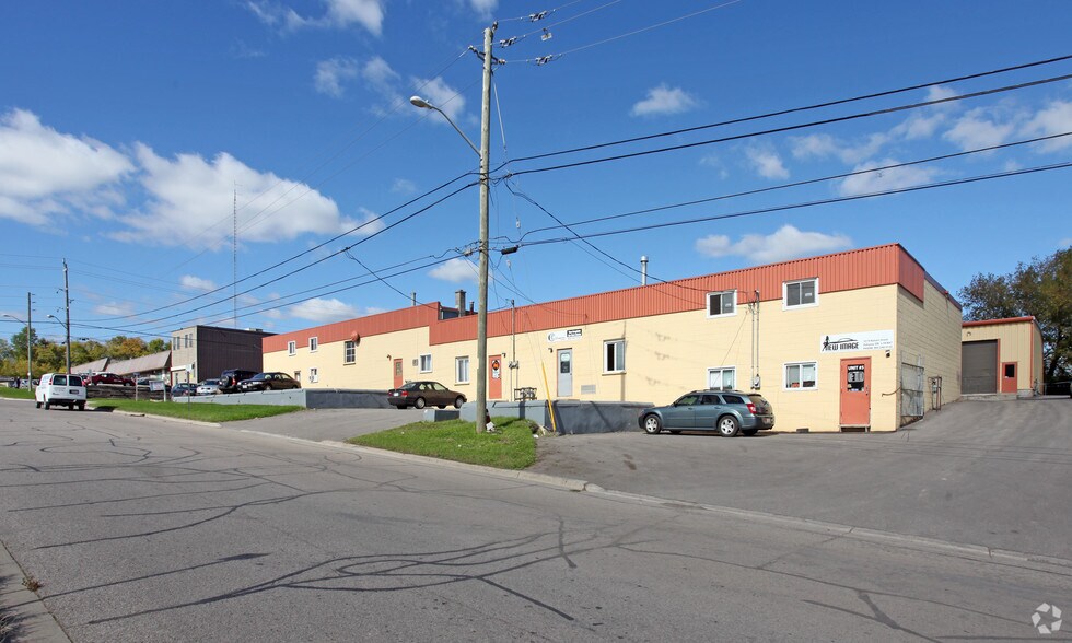 More Photos Of 1019 Nelson St, Oshawa Service For Lease