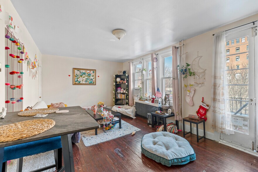 More Photos Of 211 E 33rd St, Baltimore Multifamily For Sale