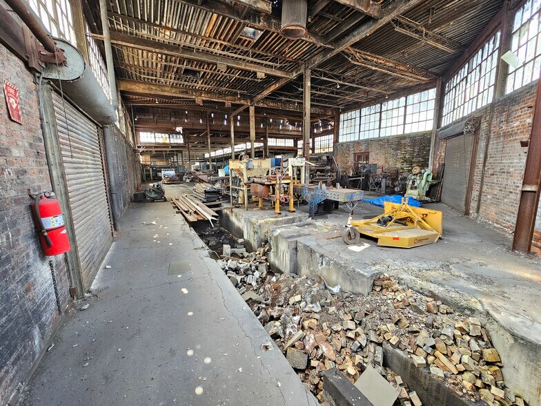 More Photos Of 4445 Kings Run Dr, Cincinnati Warehouse For Sale