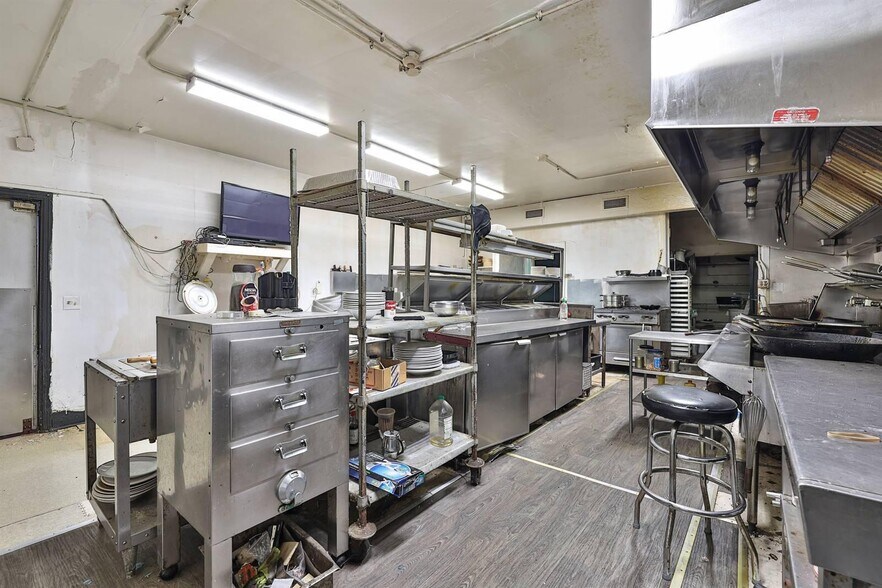More Photos Of 1504 Dixie Hwy, Covington Restaurant For Sale