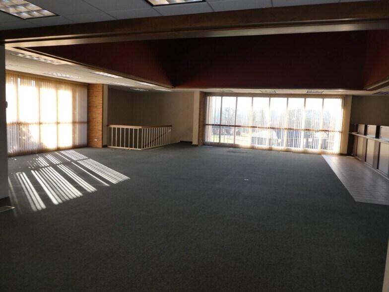 More Photos Of 10225 Chapman Hwy, Seymour Medical For Lease